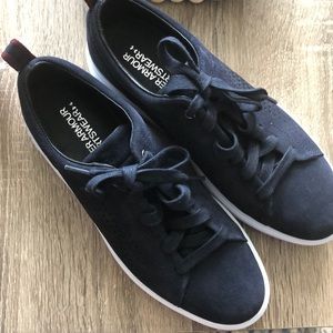 Under Armour women’s sneakers